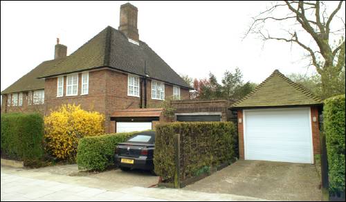 50 Meadway garages